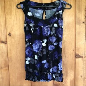 Purple floral scoop neck top with keyhole back